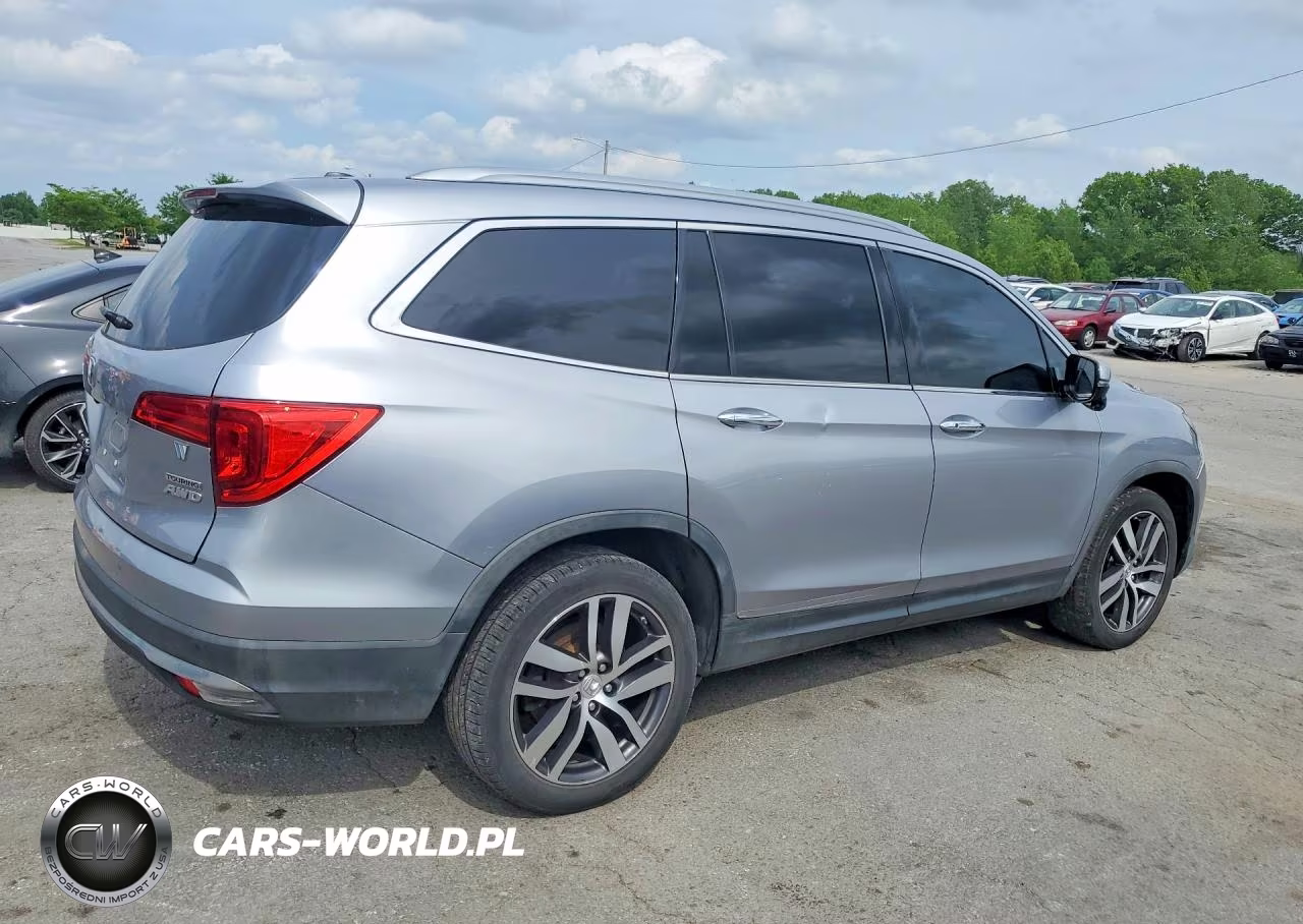 2016 Honda Pilot Touring VIN:5FNYF6H98GB014733 - 3