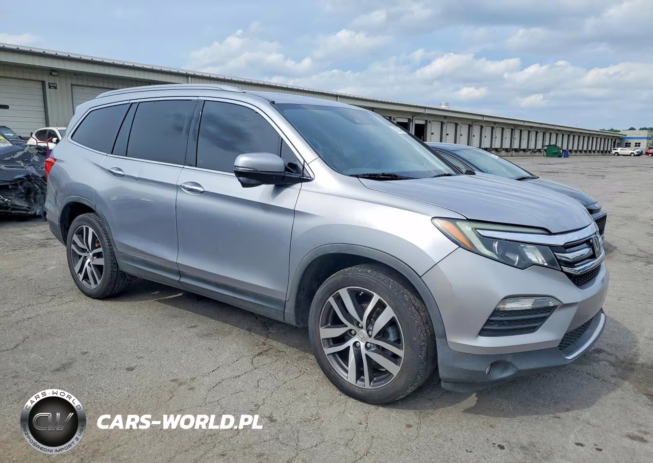 2016 Honda Pilot Touring VIN:5FNYF6H98GB014733 - 4