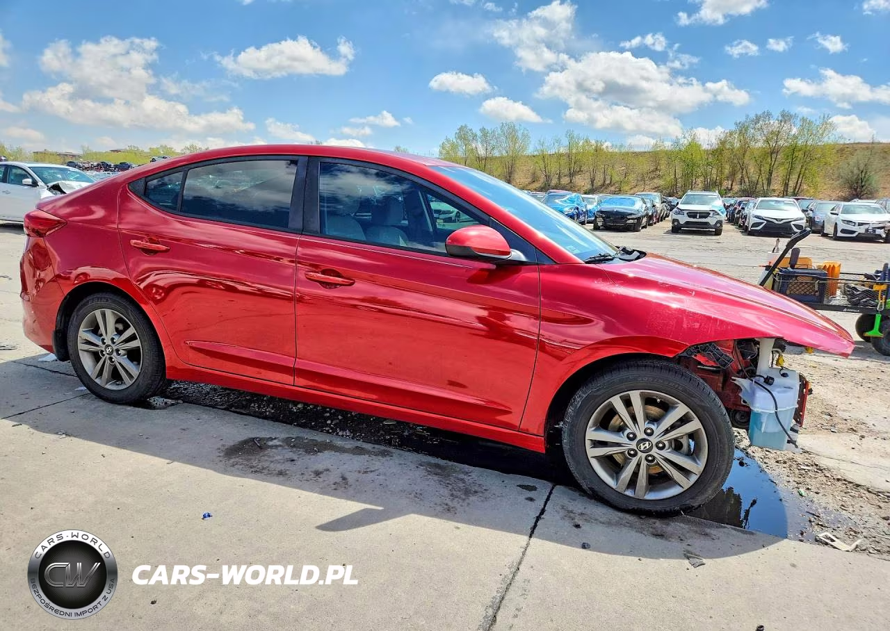 2018 Hyundai Elantra Sel VIN:5NPD84LF4JH371328 - 4
