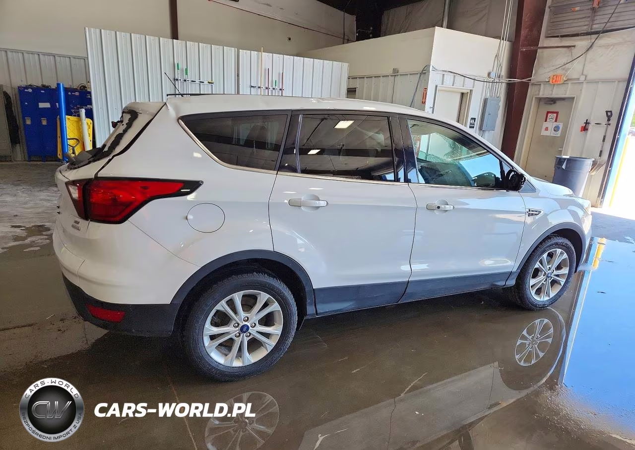 2019 Ford Escape Se VIN:1FMCU0GD3KUB78292 - 3