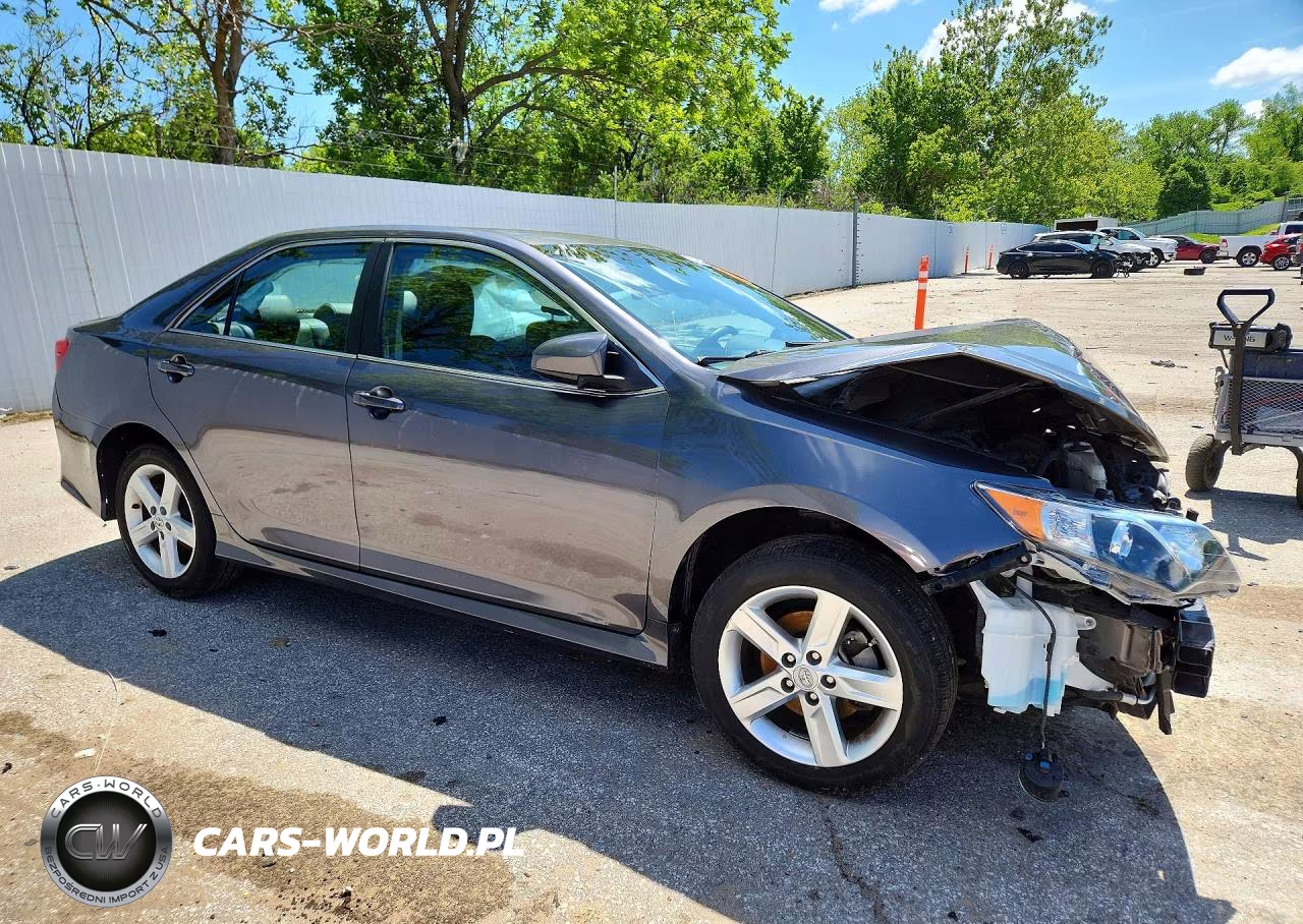 2014 Toyota Camry L VIN:4T1BF1FK4EU444239 - 4