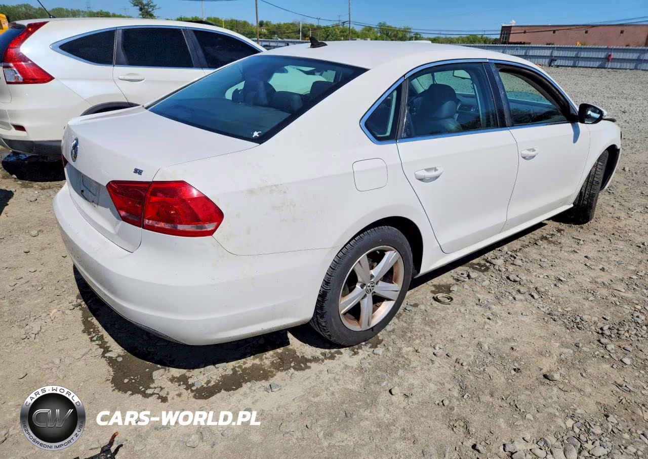 2012 Volkswagen Passat Se VIN:1VWBP7A3XCC084205 - 3