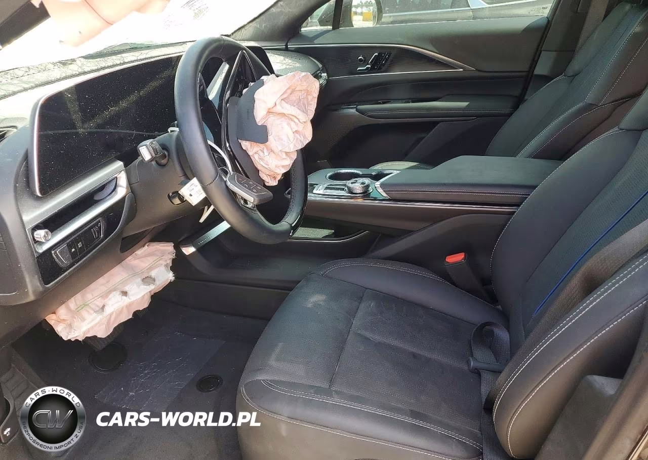 2026 Cadillac Lyriq Luxury VIN:1GYKPNRL0TZ301277 - 7