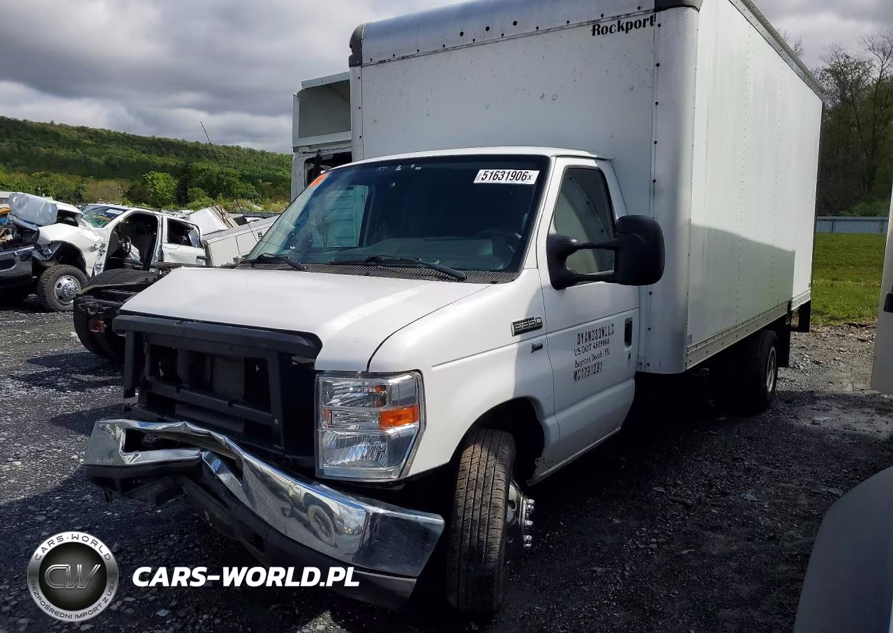 2019 Ford E350 Box Truck