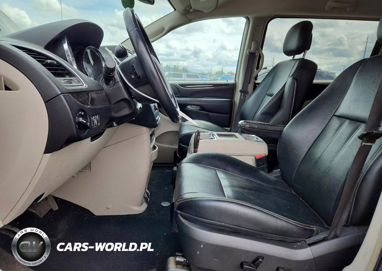 2016 Chrysler Town & Country Touring VIN:2C4RC1BG6GR290033 - 7