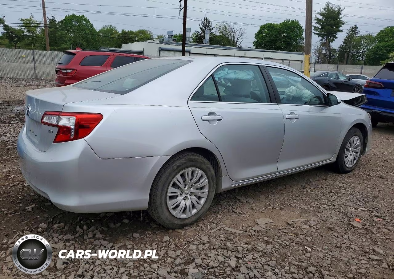 2014 Toyota Camry L VIN:4T4BF1FK2ER379266 - 3