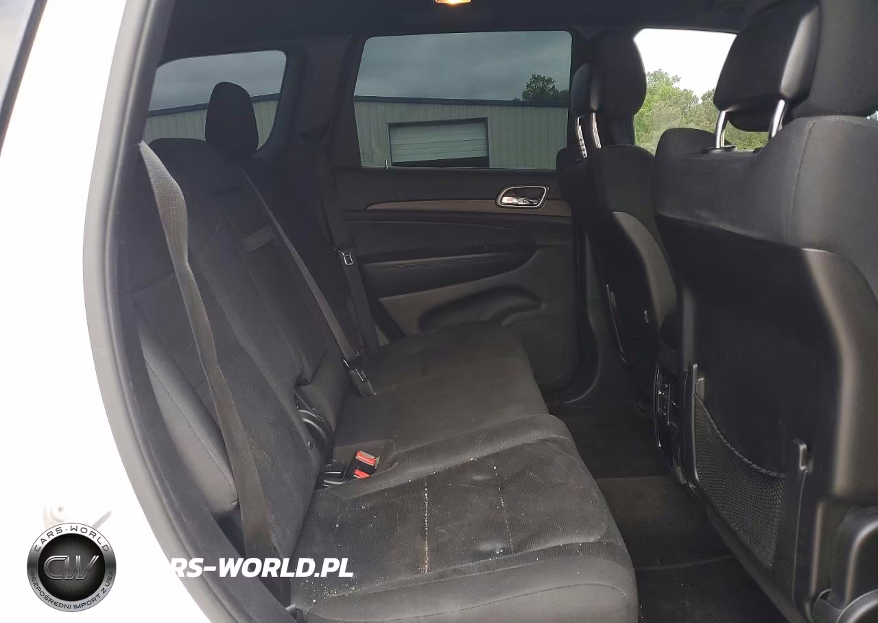 2015 Jeep Grand Cherokee Laredo VIN:1C4RJEAG3FC944363 - 11