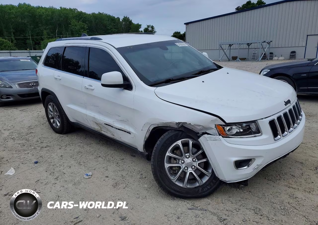 2015 Jeep Grand Cherokee Laredo VIN:1C4RJEAG3FC944363 - 4