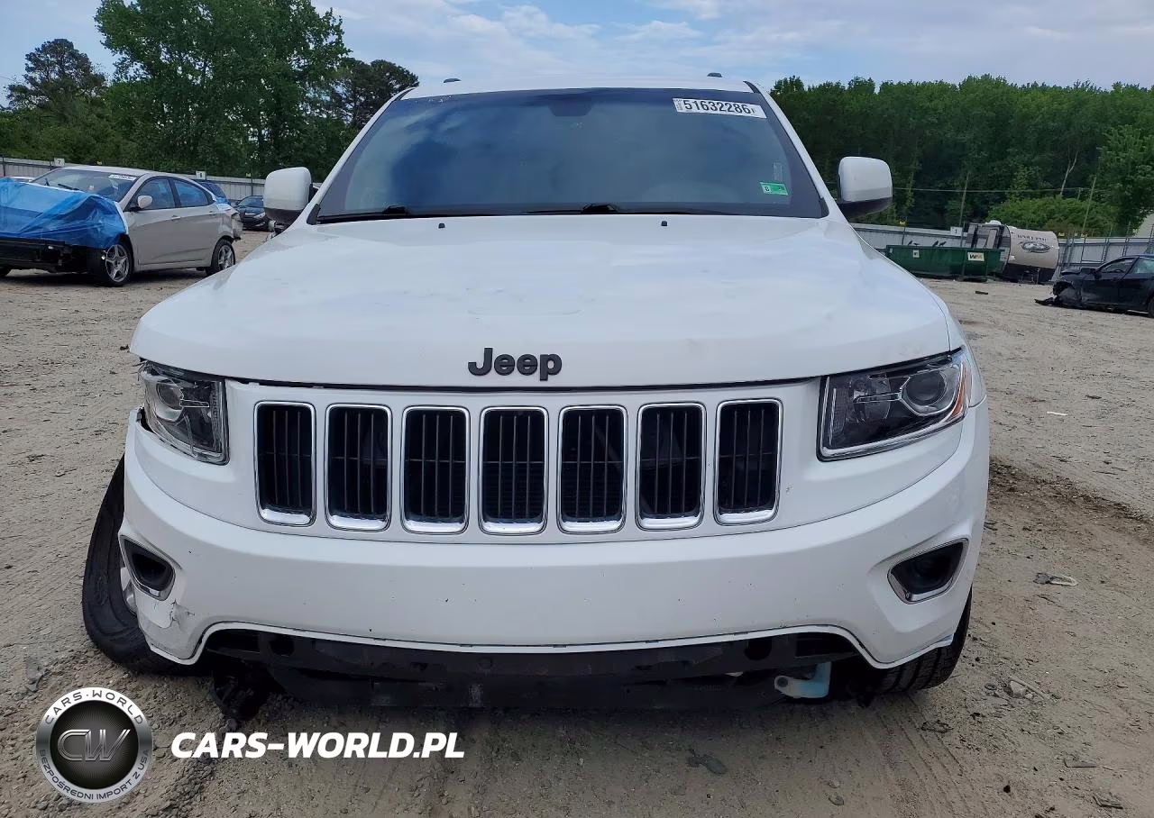 2015 Jeep Grand Cherokee Laredo VIN:1C4RJEAG3FC944363 - 5