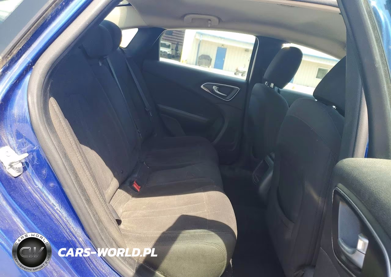 2016 Chrysler 200 Limited VIN:1C3CCCAB2GN155902 - 10