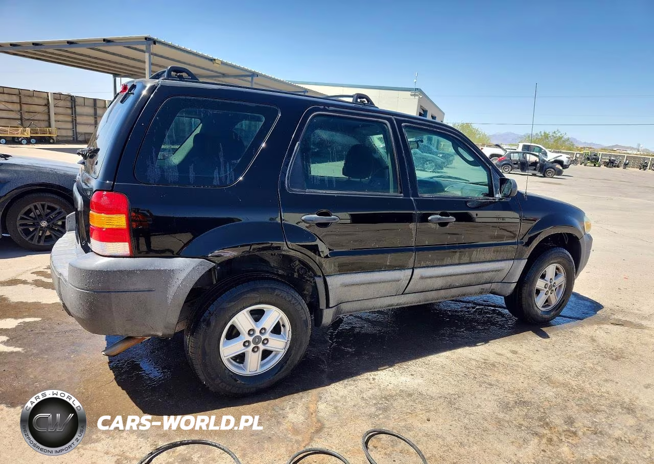 2007 Ford Escape Xls VIN:1FMYU02Z47KA68007 - 3