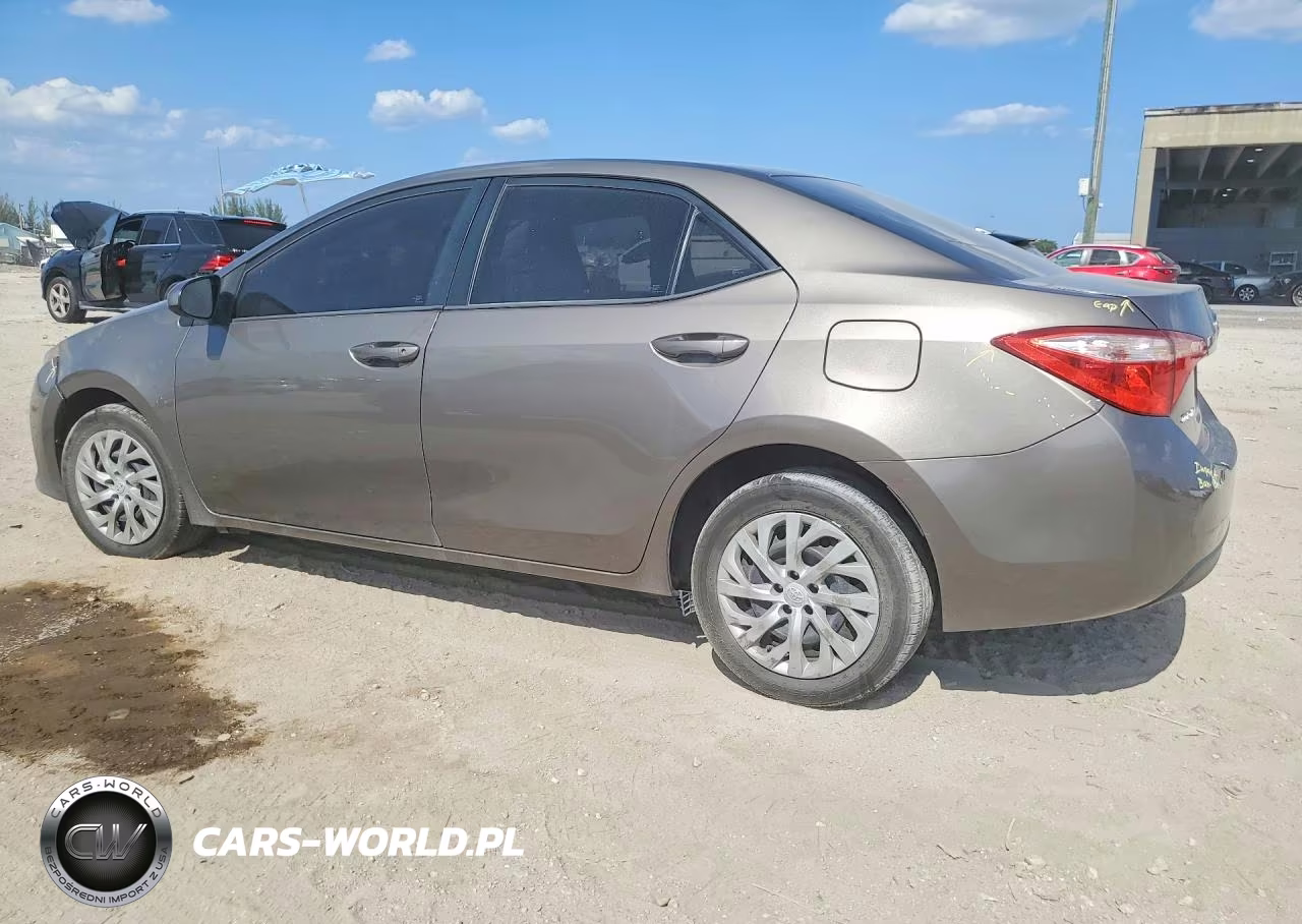 2018 Toyota Corolla Le VIN:2T1BURHEXJC029515 - 2
