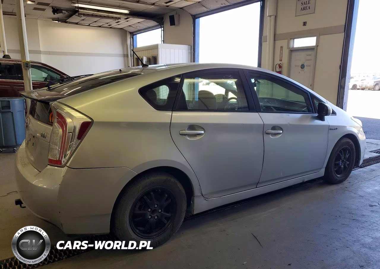 2014 Toyota Prius One VIN:JTDKN3DUXE1781555 - 3