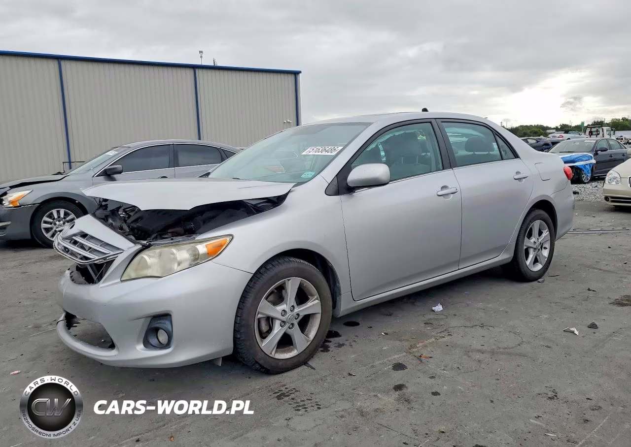 2013 Toyota Corolla Le – zdjęcie 1 z 12