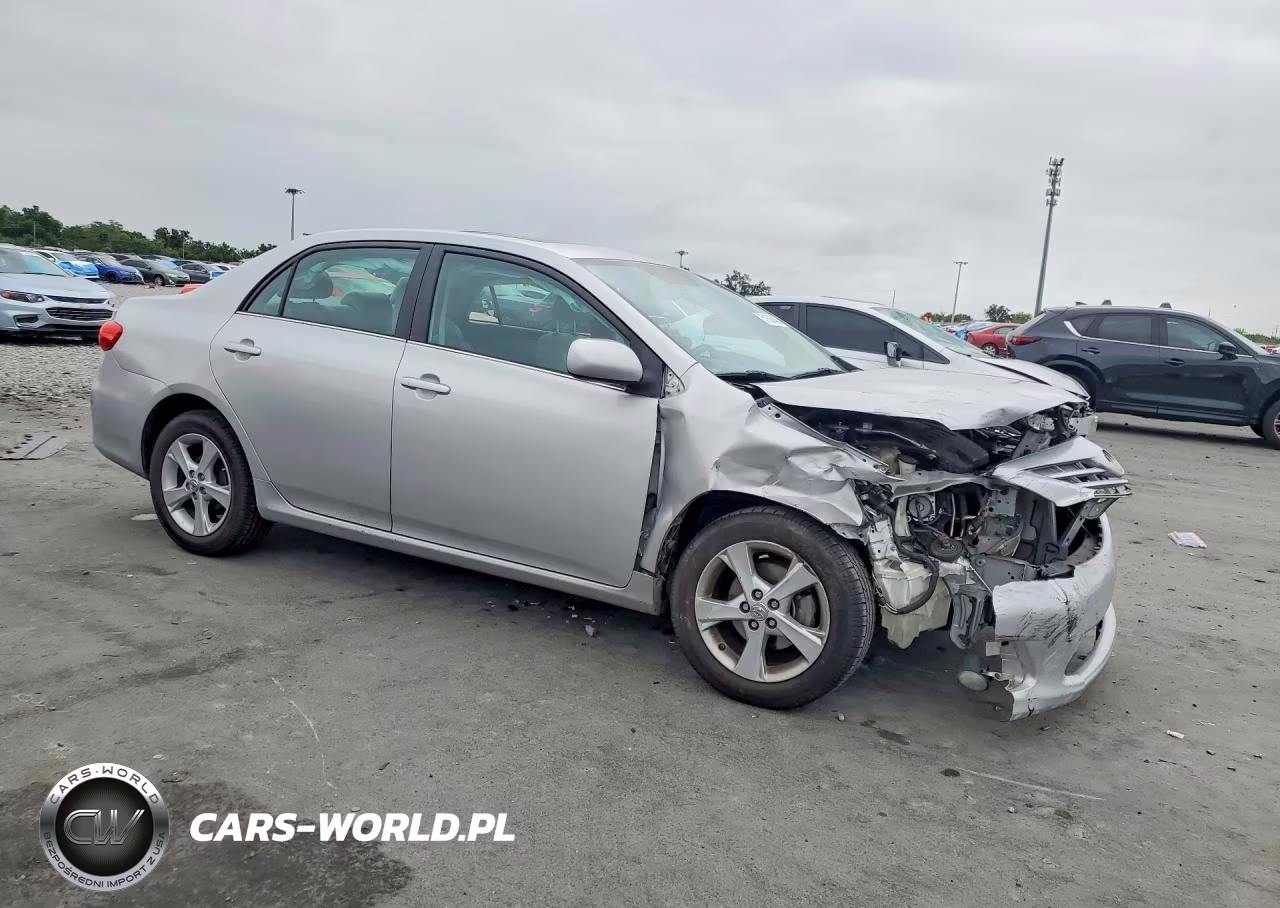 2013 Toyota Corolla Le VIN:2T1BU4EE2DC111654 - 4