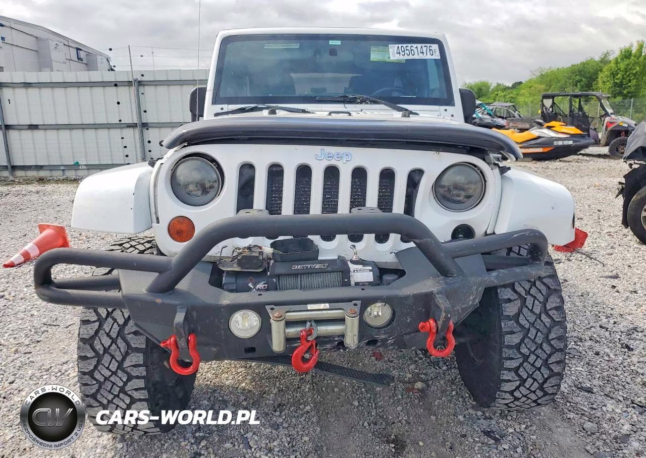 2012 Jeep Wrangler Unlimited Sahara VIN:1C4BJWEG8CL215448 - 5