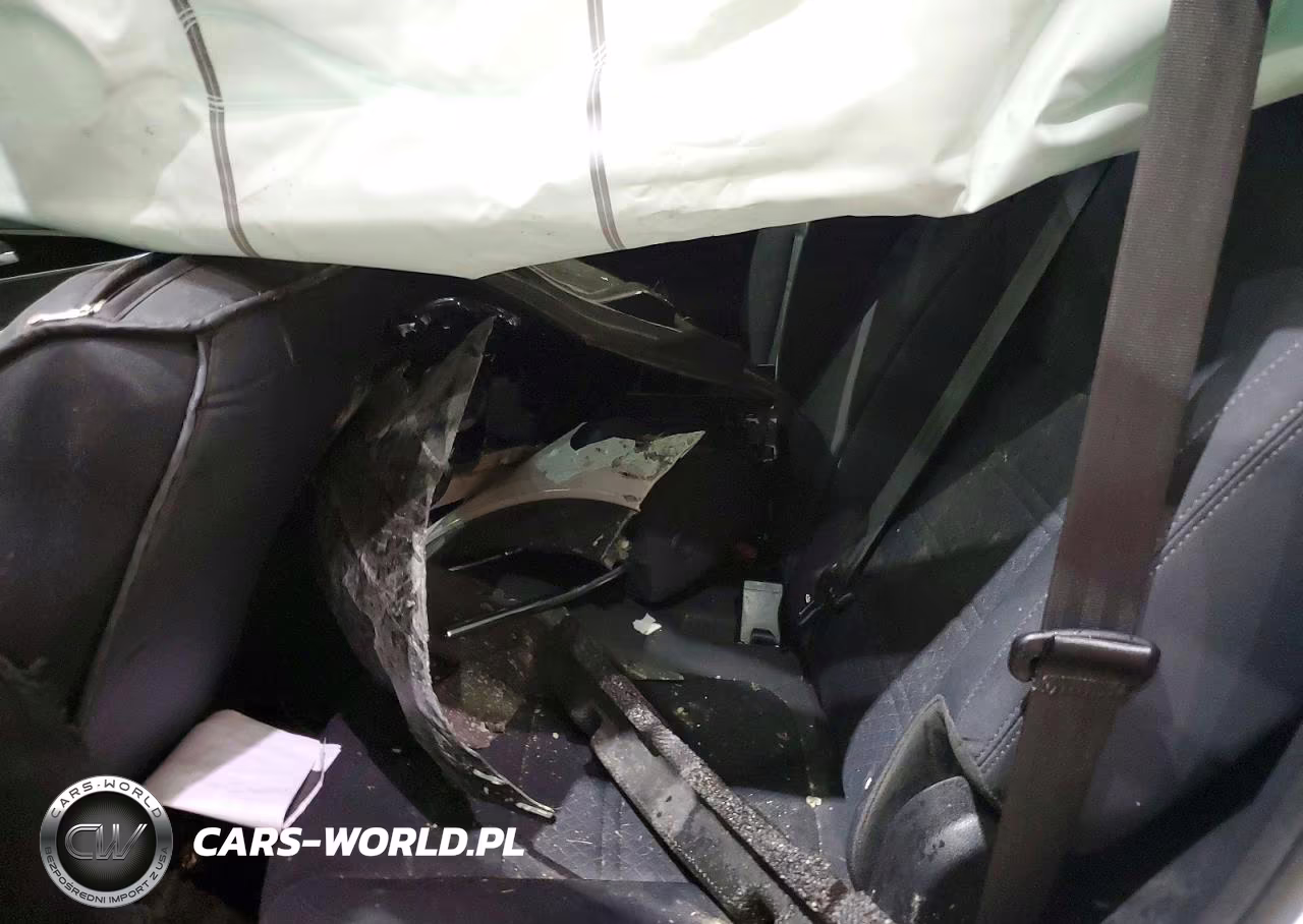 2019 Kia Sorento L VIN:5XYPG4A38KG611742 - 11