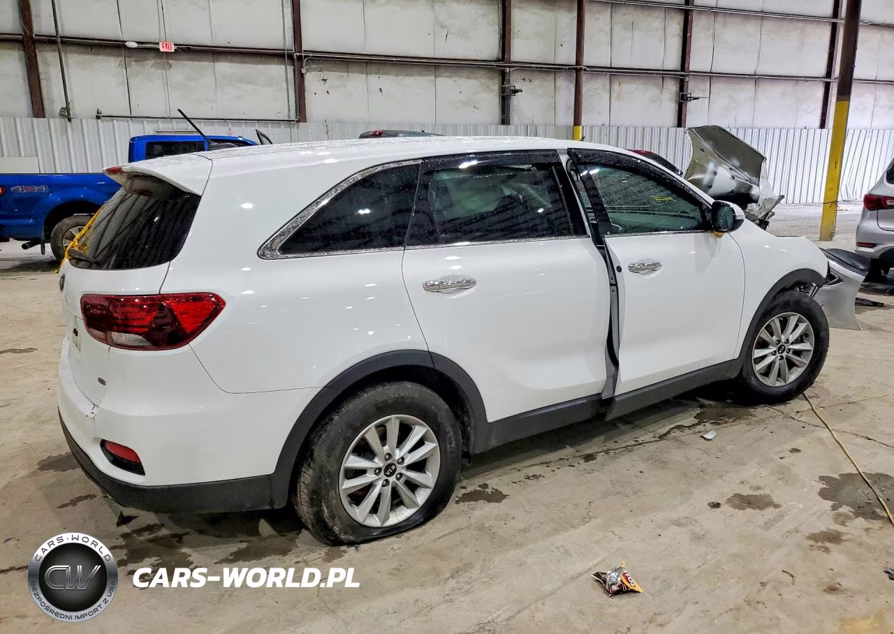 2019 Kia Sorento L VIN:5XYPG4A38KG611742 - 3