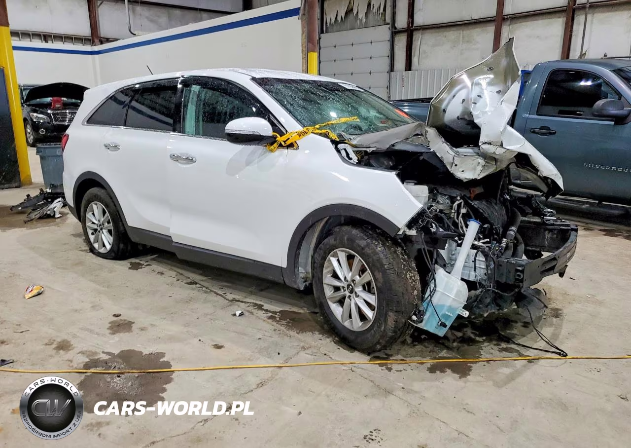 2019 Kia Sorento L VIN:5XYPG4A38KG611742 - 4