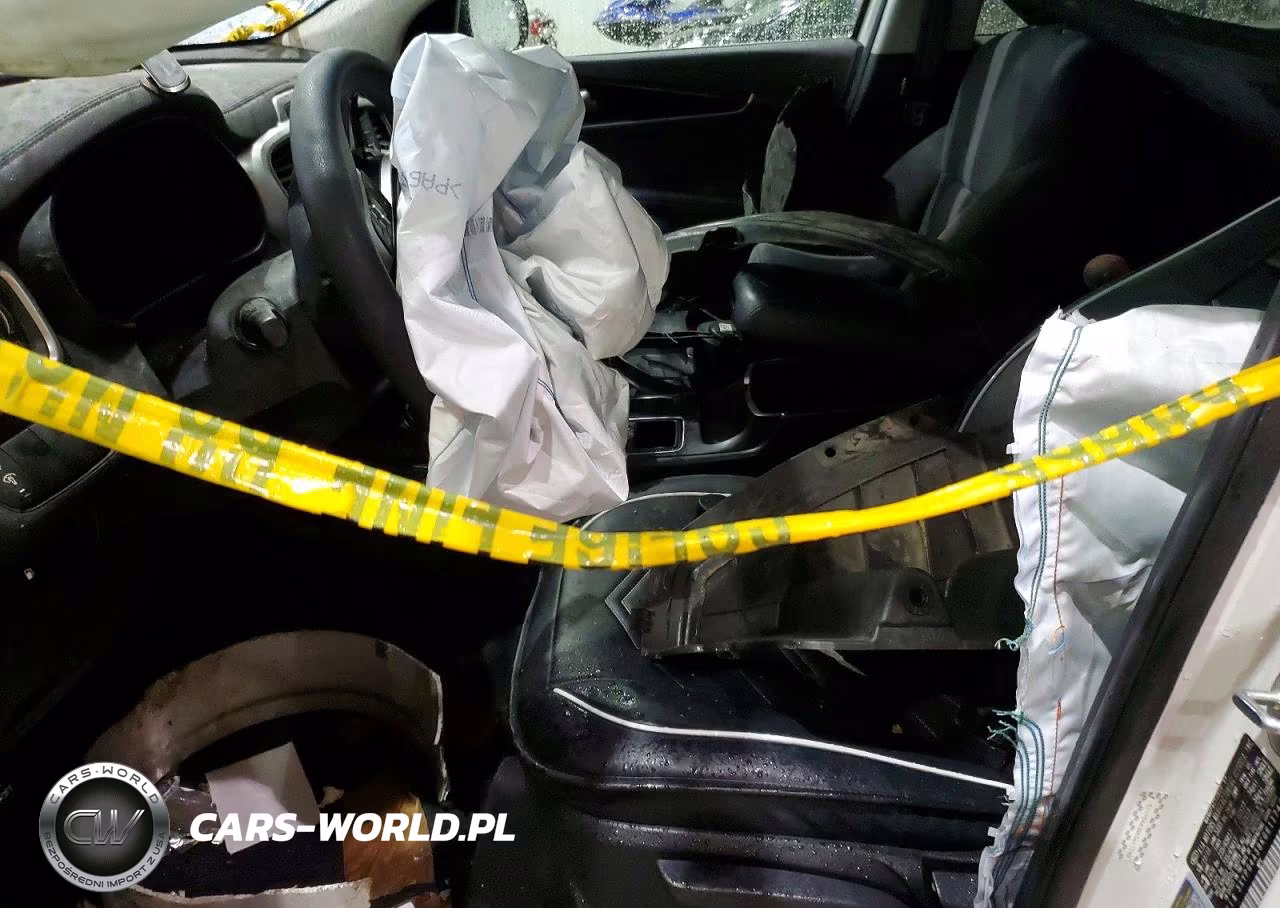 2019 Kia Sorento L VIN:5XYPG4A38KG611742 - 7