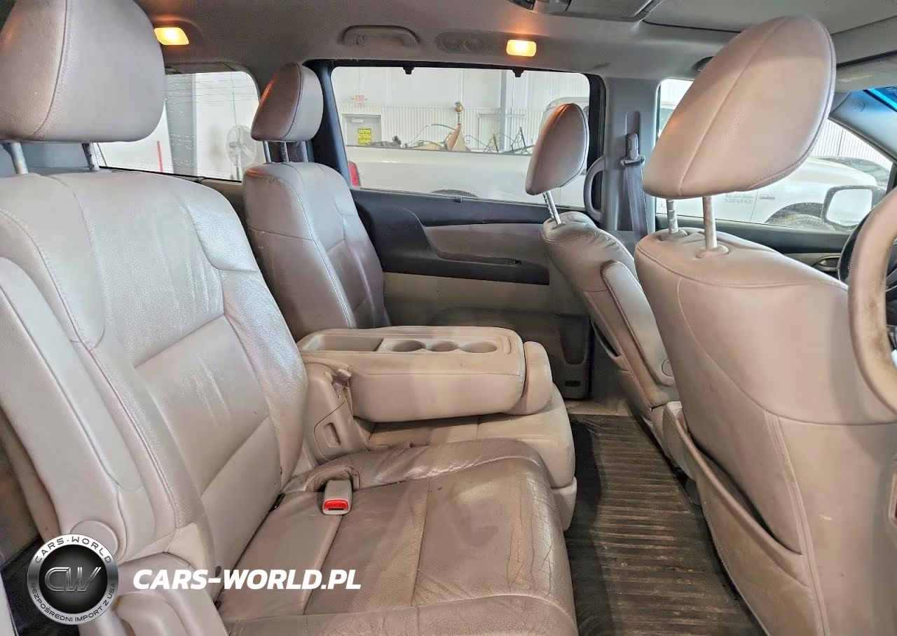 2011 Honda Odyssey Touring VIN:5FNRL5H96BB038075 - 11