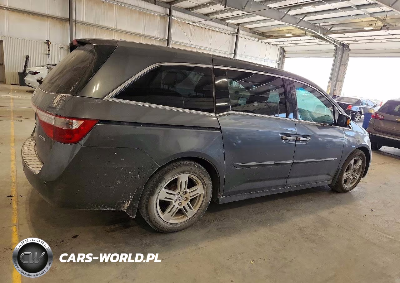 2011 Honda Odyssey Touring VIN:5FNRL5H96BB038075 - 3