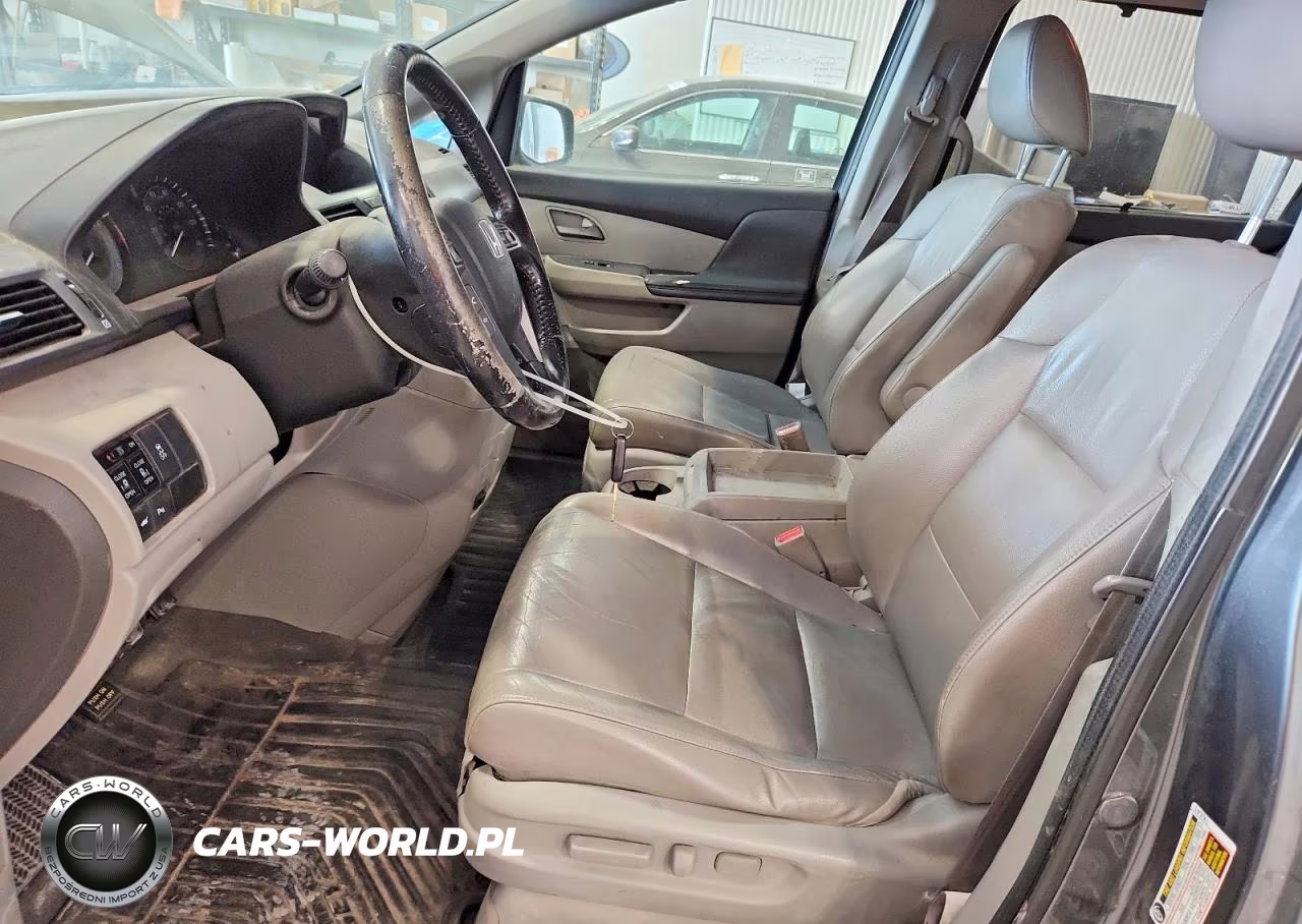 2011 Honda Odyssey Touring VIN:5FNRL5H96BB038075 - 7