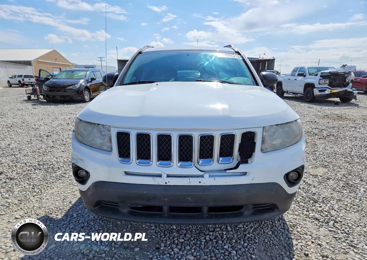 2012 Jeep Compass Latitude VIN:1C4NJCEB2CD634339 - 5