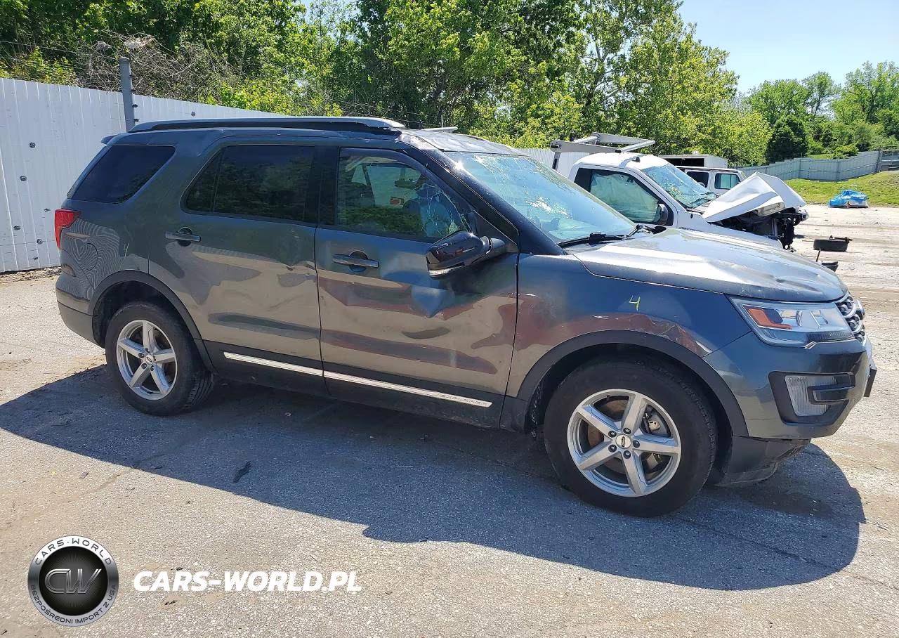 2017 Ford Explorer Xlt VIN:1FM5K8D88HGE10283 - 4