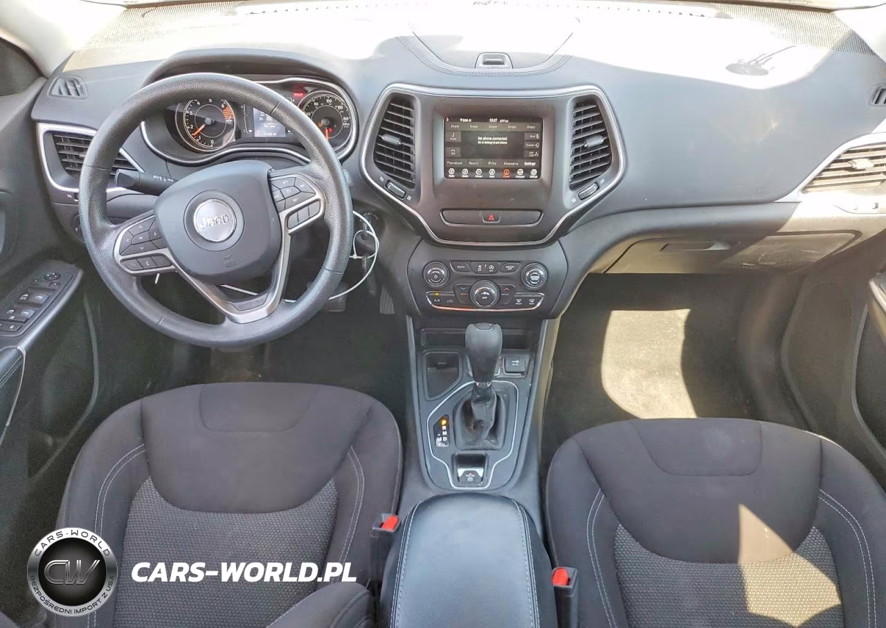 2019 Jeep Cherokee Latitude VIN:1C4PJLCB0KD469787 - 8