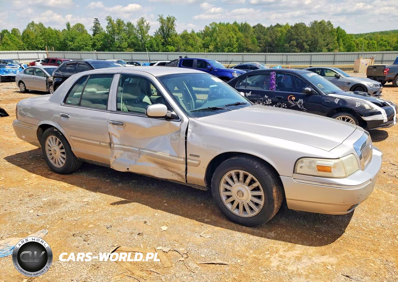2010 Mercury Grand Marquis Ls VIN:2MEBM7FV3AX615278 - 4