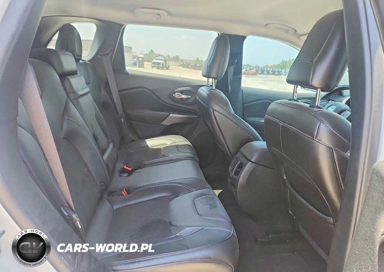 2019 Jeep Cherokee Latitude Plus VIN:1C4PJLLB5KD247651 - 10
