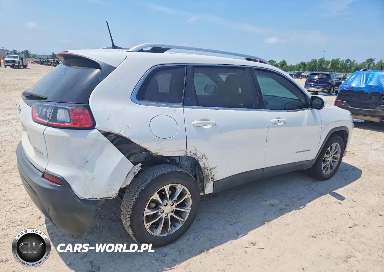 2019 Jeep Cherokee Latitude Plus VIN:1C4PJLLB5KD247651 - 3