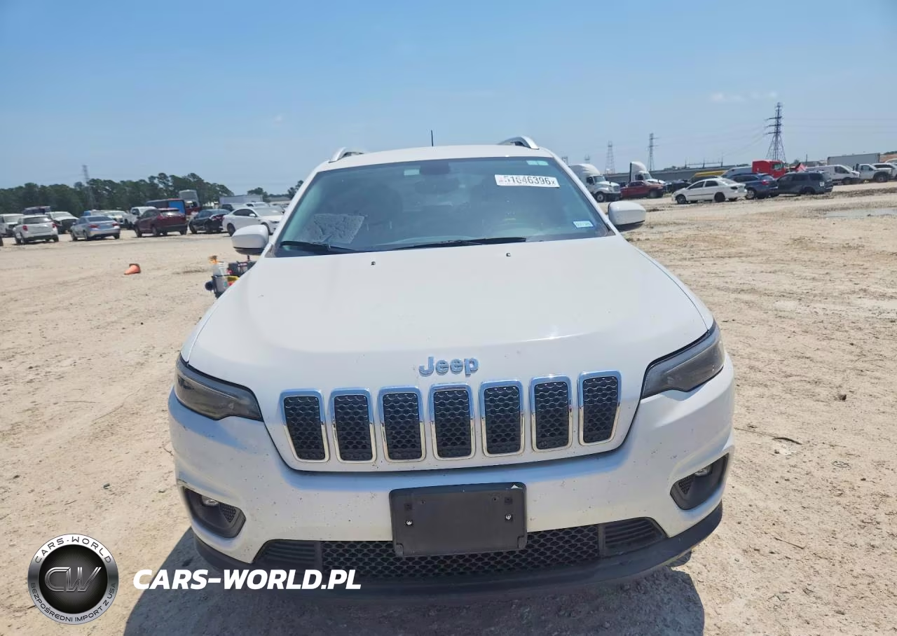 2019 Jeep Cherokee Latitude Plus VIN:1C4PJLLB5KD247651 - 5