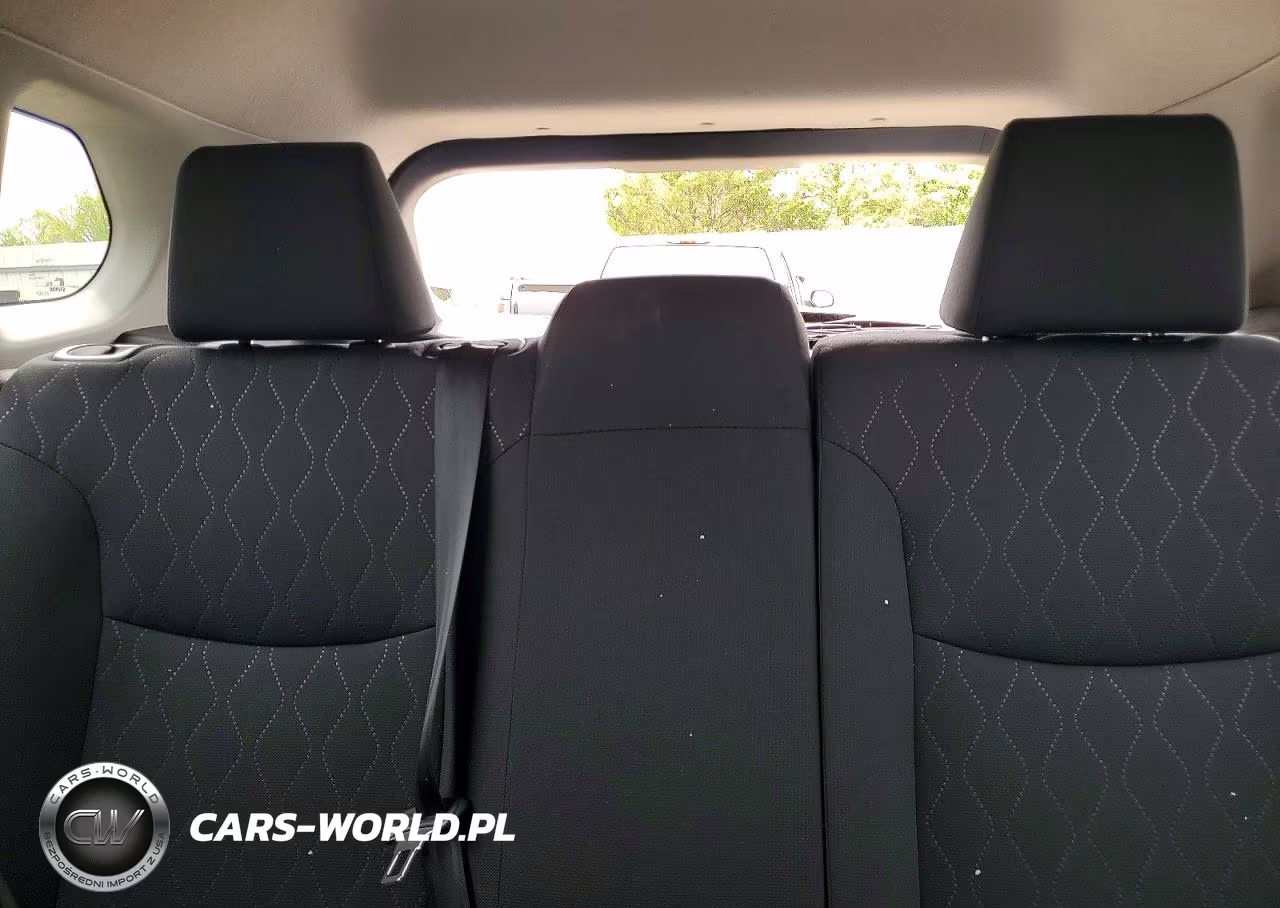 2024 Toyota Corolla Cross Le VIN:7MUCAABG0RV082600 - 10