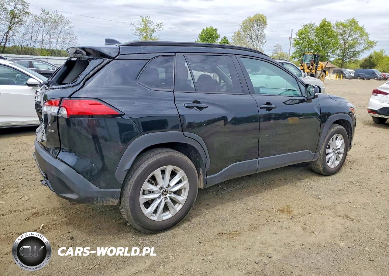 2024 Toyota Corolla Cross Le VIN:7MUCAABG0RV082600 - 3