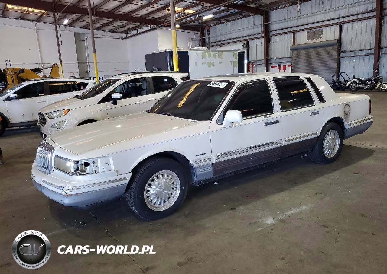 1997 Lincoln Town Car Signature