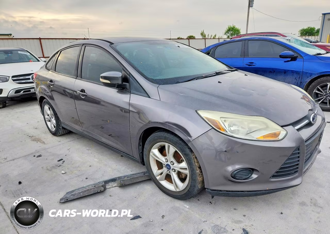 2014 Ford Focus Se VIN:1FADP3F26EL293437 - 4