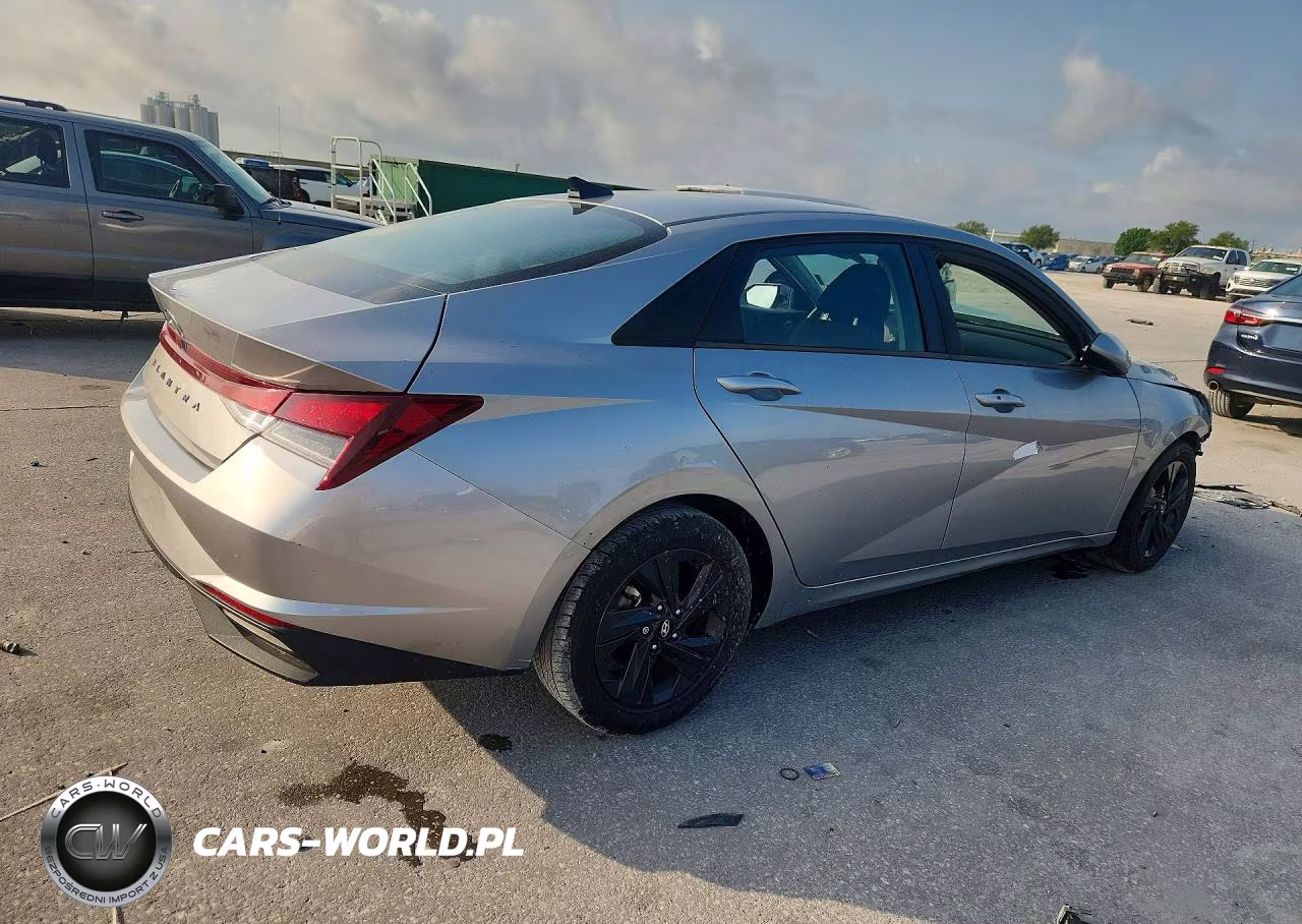 2022 Hyundai Elantra Sel VIN:5NPLM4AG1NH069407 - 3