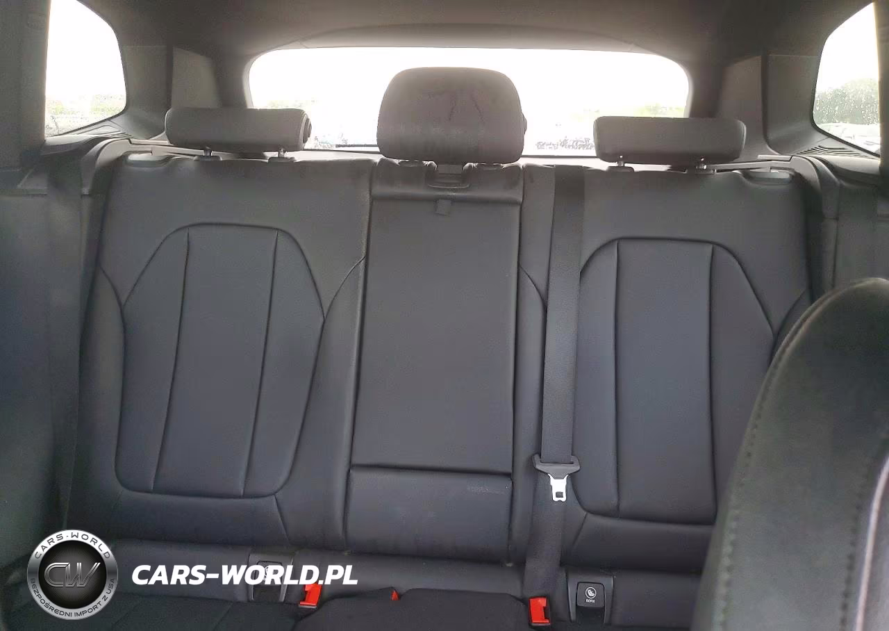 2018 BMW X3 xDrive30I VIN:5UXTR9C56JLC73007 - 10