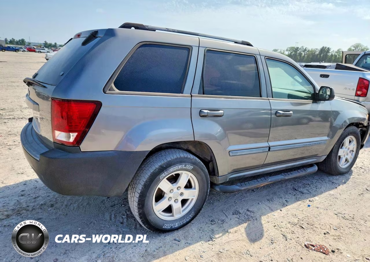 2007 Jeep Grand Cherokee Laredo VIN:1J8GR48K77C548323 - 3
