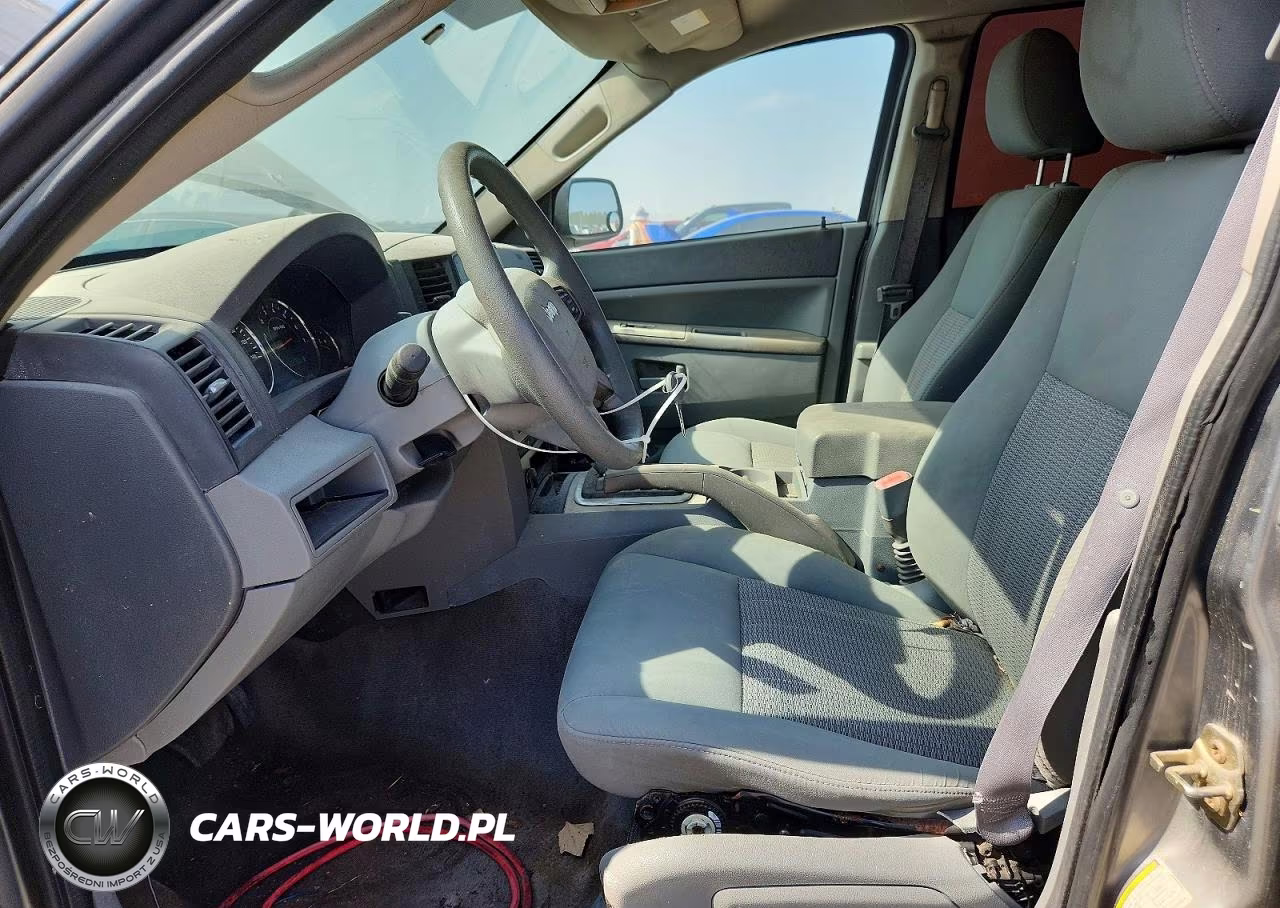 2007 Jeep Grand Cherokee Laredo VIN:1J8GR48K77C548323 - 7