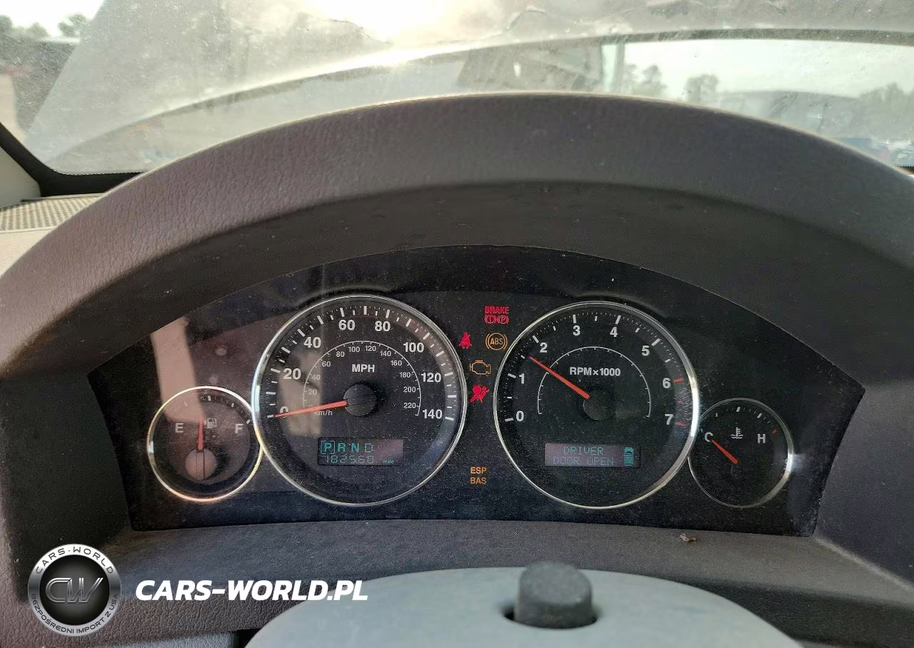 2007 Jeep Grand Cherokee Laredo VIN:1J8GR48K77C548323 - 9