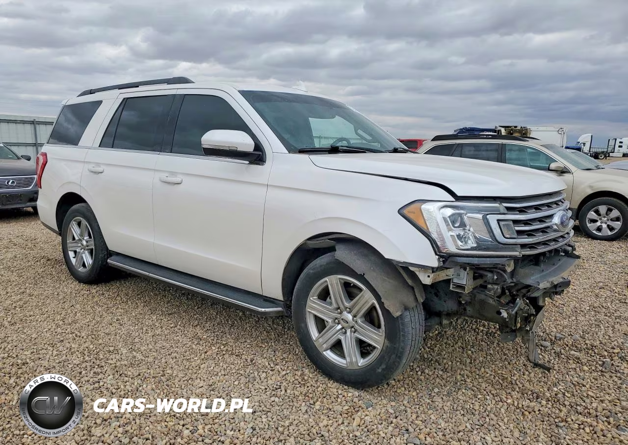 2018 Ford Expedition Xlt VIN:1FMJU1HT3JEA60724 - 4