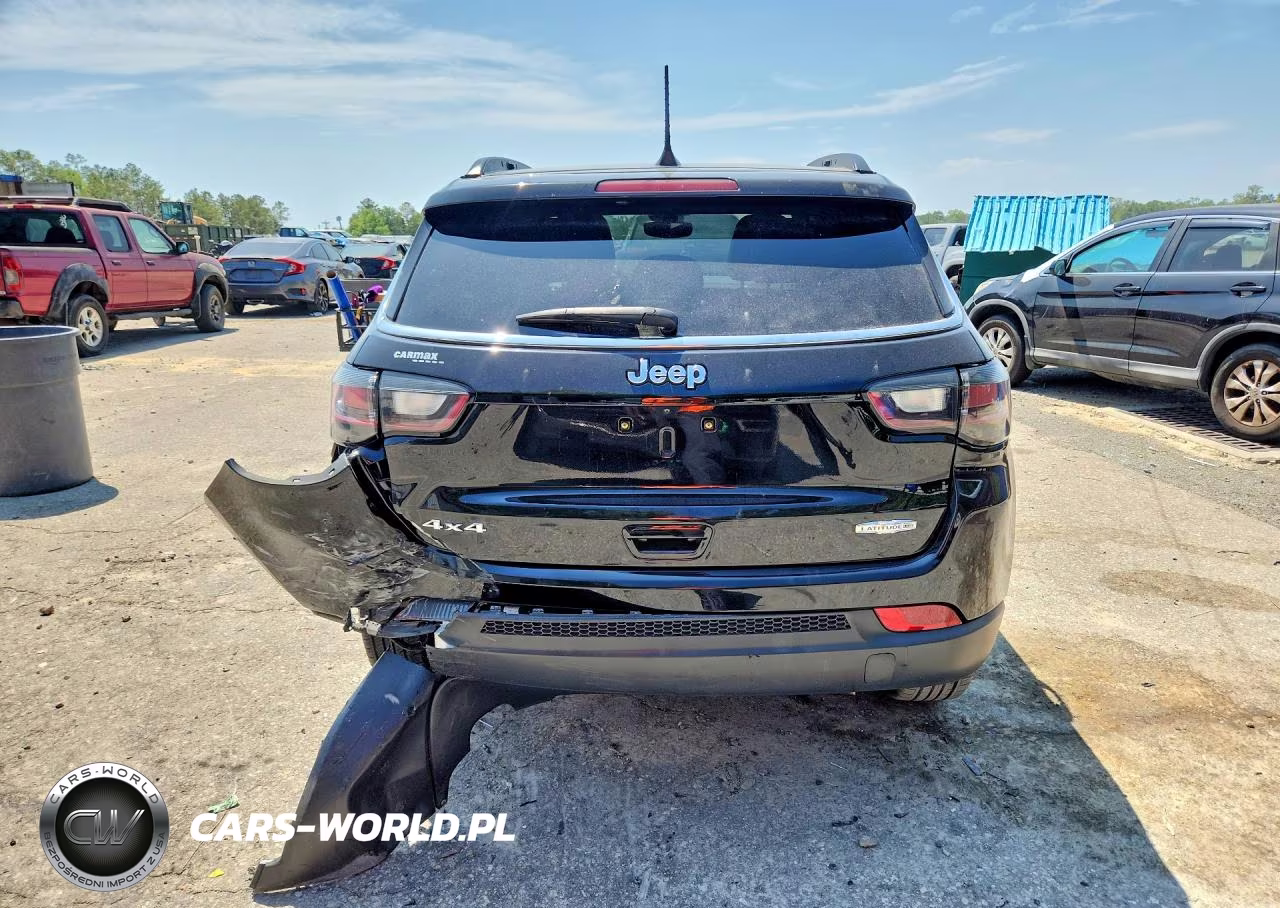 2023 Jeep Compass Latitude Lux VIN:3C4NJDFN5PT558257 - 6
