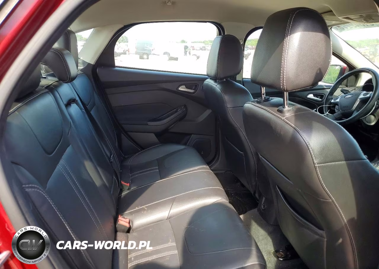 2014 Ford Focus Titanium VIN:1FADP3J23EL223398 - 10