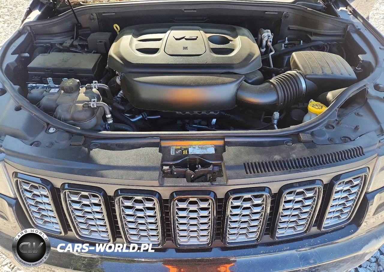 2020 Jeep Grand Cherokee Laredo VIN:1C4RJEAG3LC245701 - 11