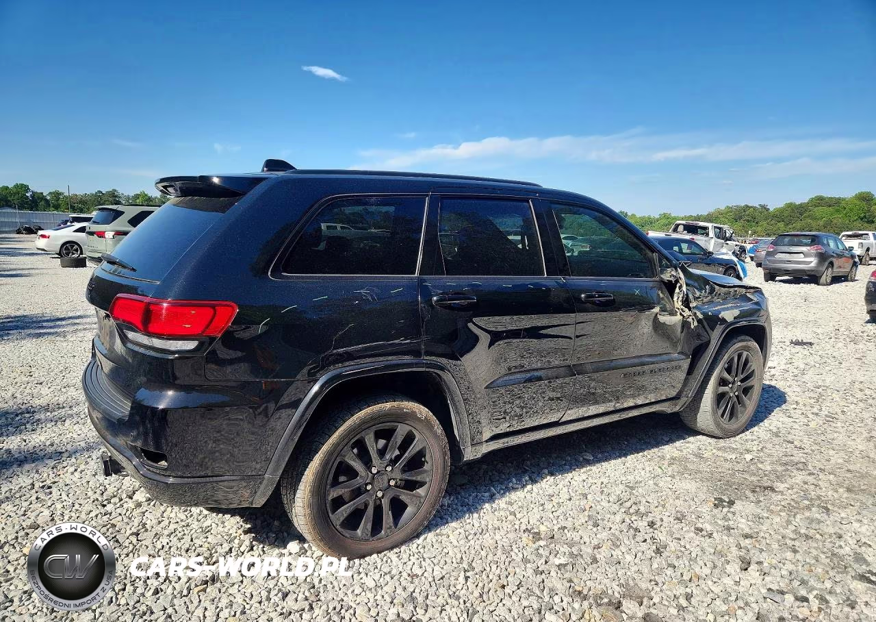 2020 Jeep Grand Cherokee Laredo VIN:1C4RJEAG3LC245701 - 3