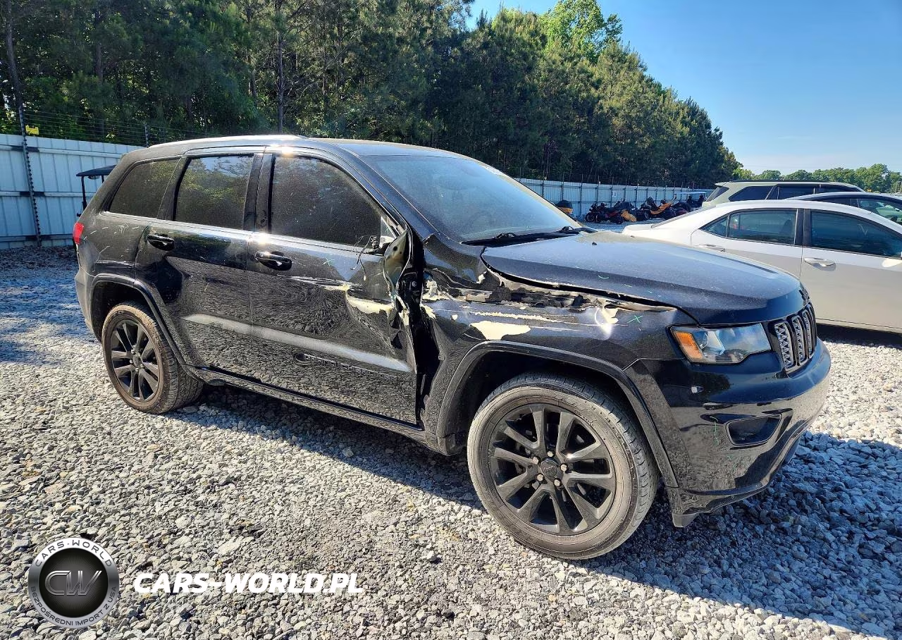 2020 Jeep Grand Cherokee Laredo VIN:1C4RJEAG3LC245701 - 4