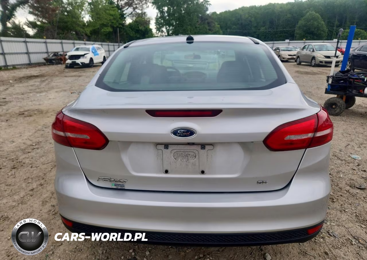 2018 Ford Focus Se VIN:1FADP3F26JL324101 - 6